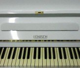 Перекрашенный белый Ronisch с желтыми клавишами